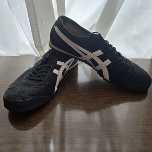 Asics Onitsuka Tiger men size 10.5